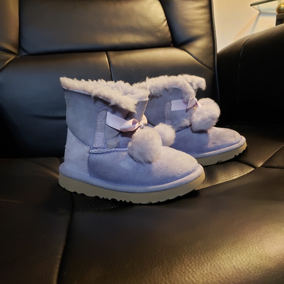 UGG girls boots for kids Gita Boots Sheepskin Size 10us Pom Pom Pink 1017403t - Picture 1 of 6
